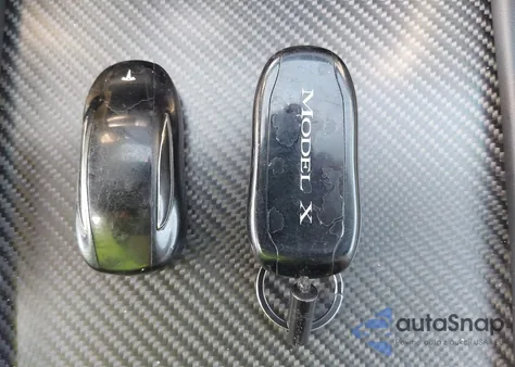 2017 Tesla Model X 100D/75D/90D z USA, uszkodzony, nr VIN 5YJXCBE22HF043618